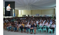 READY. GET SET. HIRED! Students from different colleges and universities in Bulacan intently listen to Governor Wilhelmino M. Sy-Alvarado (inset) as the father of the province advises them to study hard for the betterment of their future during the 